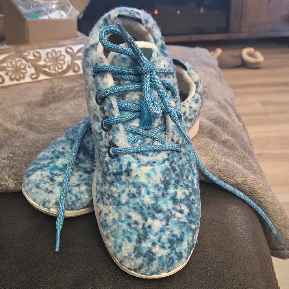 Allbirds Womens Blue and White Sneakers